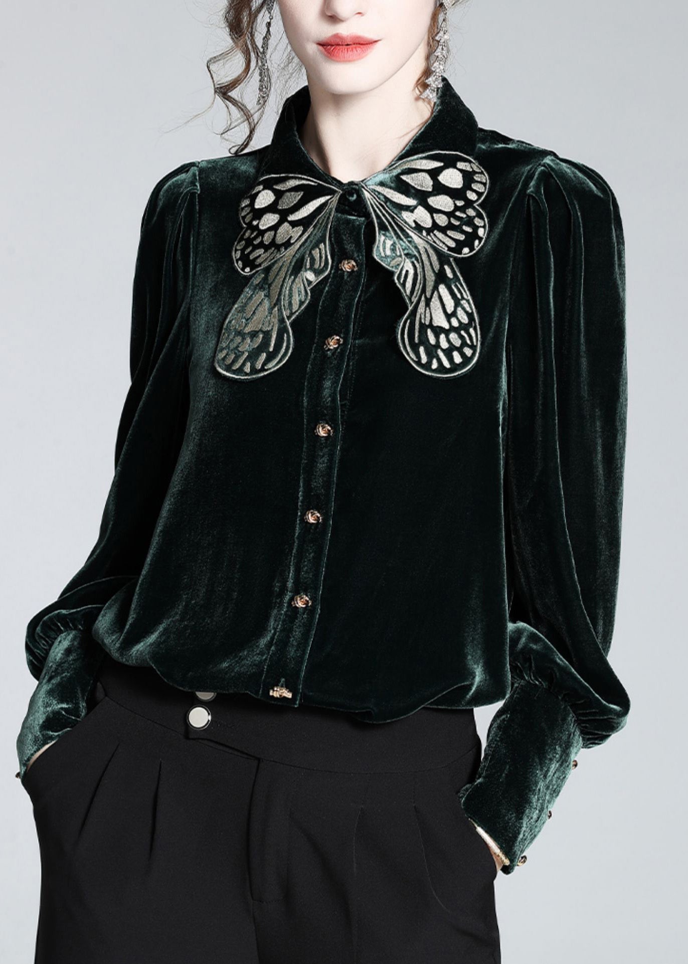 Well Tailored Shirt with a Graceful Silhouette