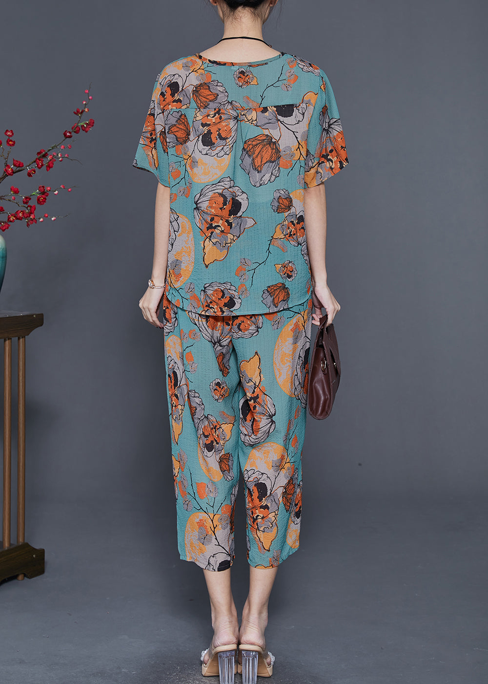 Effortlessly Elegant Garment with a Timeless Design