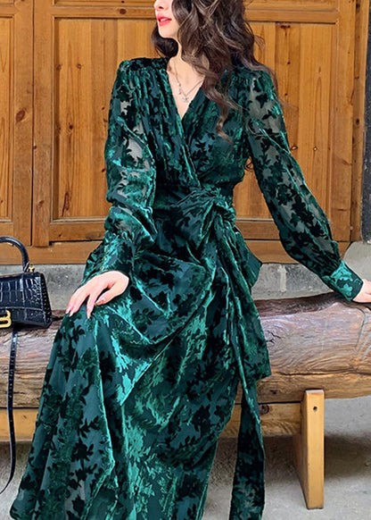 A Vintage Style Dress with Delicate Timeless Details