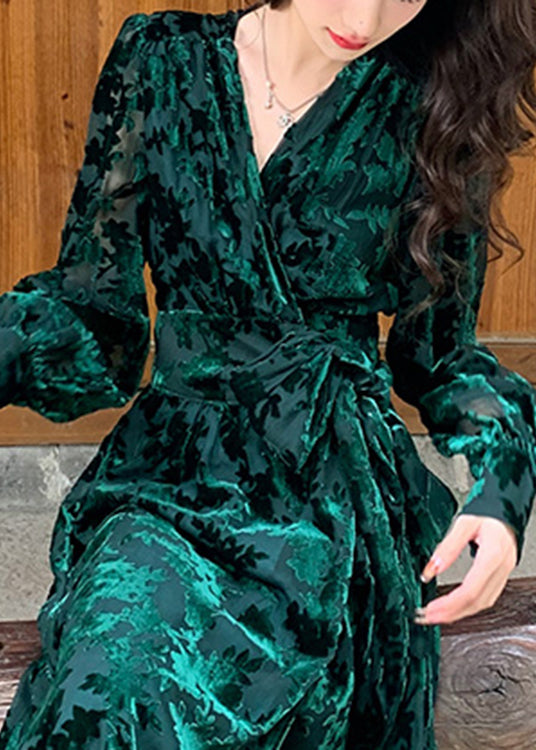 A Vintage Style Dress with Delicate Timeless Details