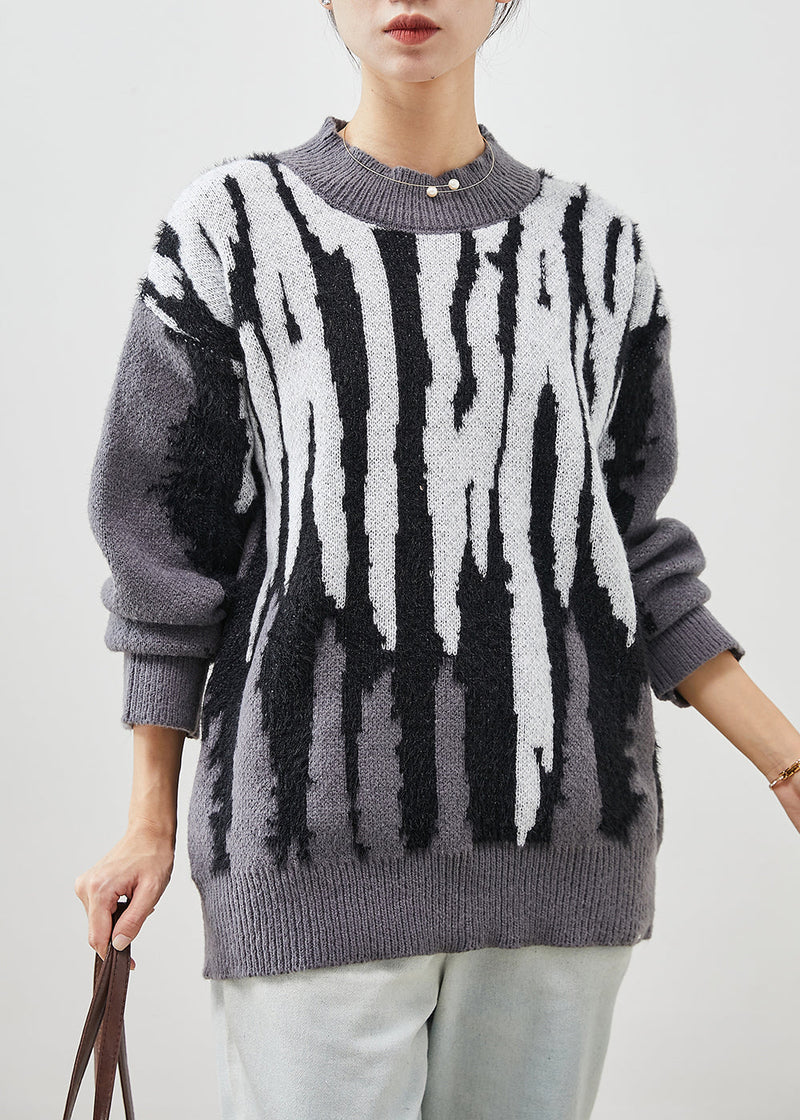 Effortlessly Elegant Pullover with a Timeless Design