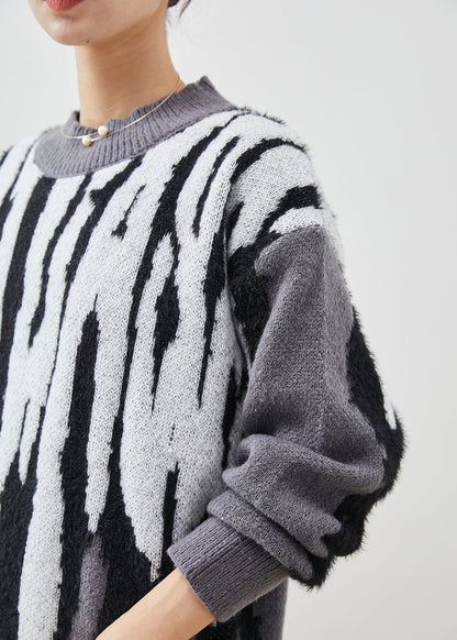 Effortlessly Elegant Pullover with a Timeless Design