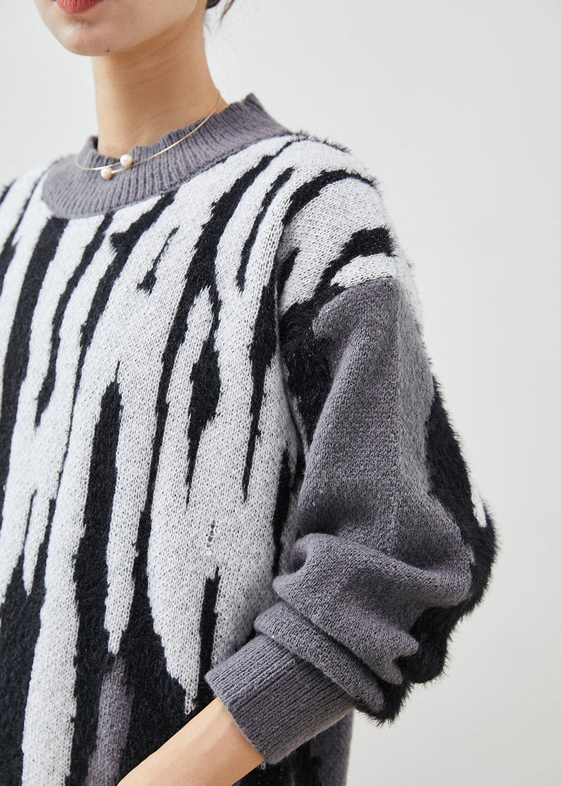 Effortlessly Elegant Pullover with a Timeless Design