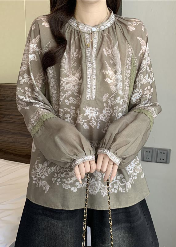 Well Tailored Blouse with a Graceful Silhouette