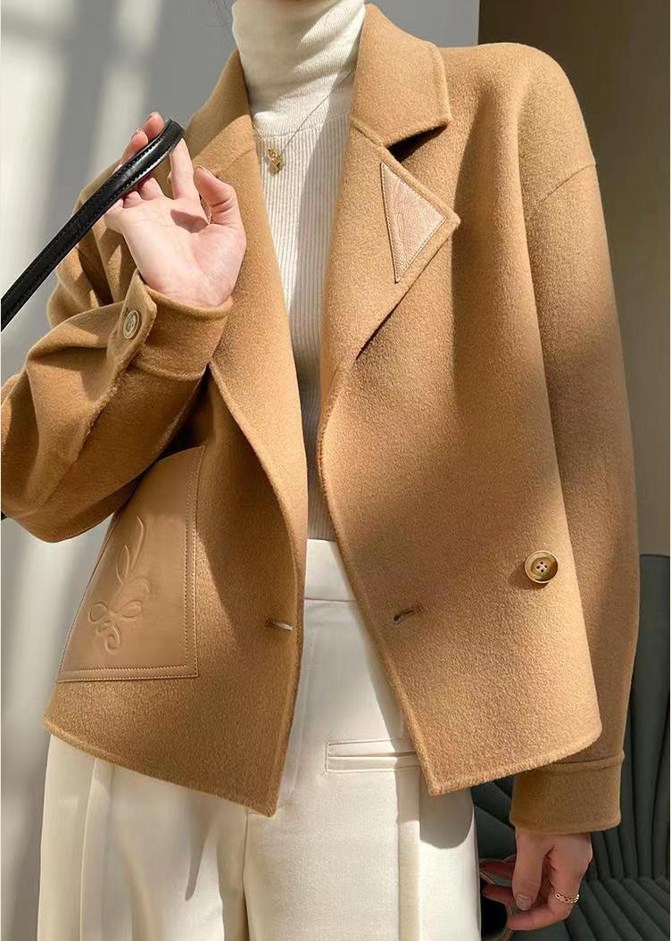 Well Tailored Coat with a Graceful Silhouette