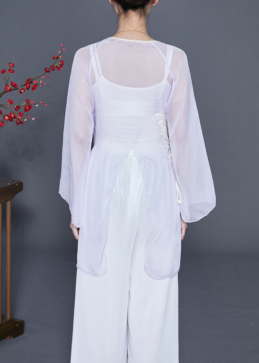 Beautifully Finished Top in a Timeless Design