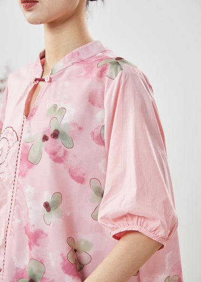 Classic Vintage Blouse with a Flattering Fit