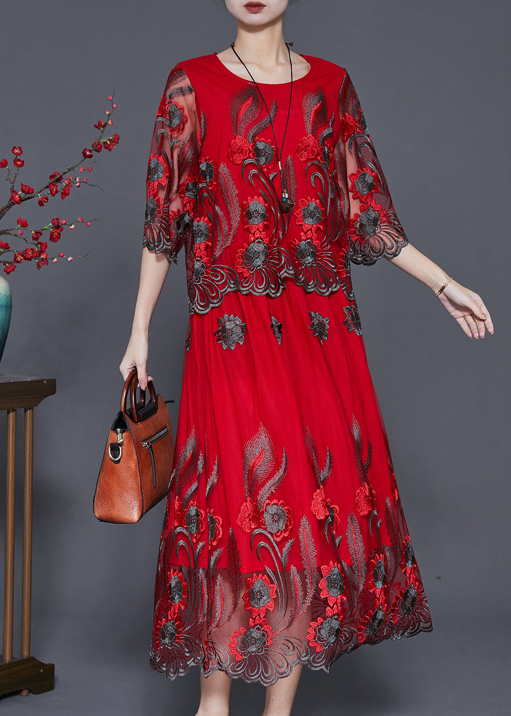 Beautifully Finished Dress in a Timeless Design