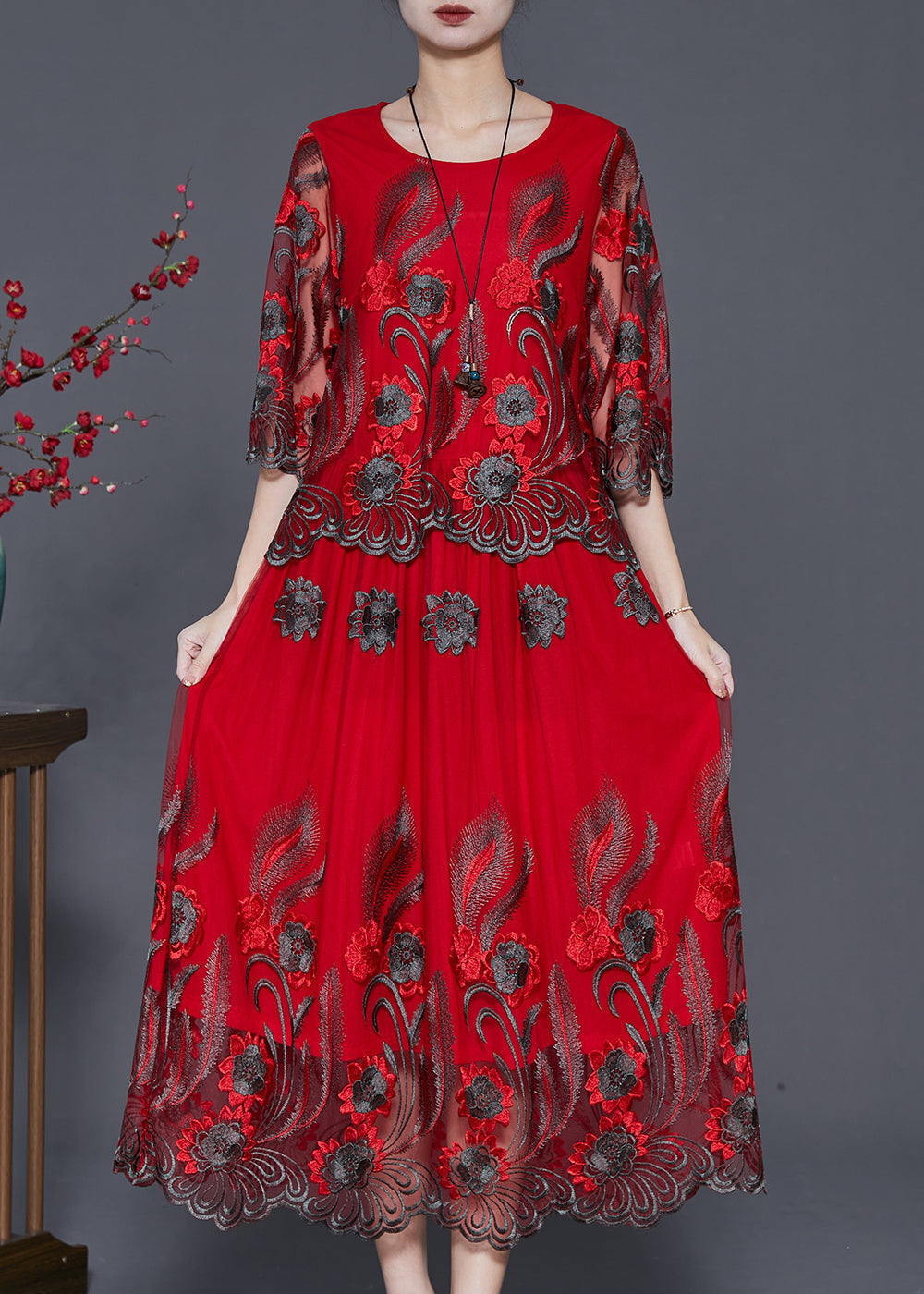 Beautifully Finished Dress in a Timeless Design