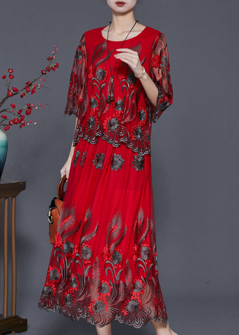 Beautifully Finished Dress in a Timeless Design