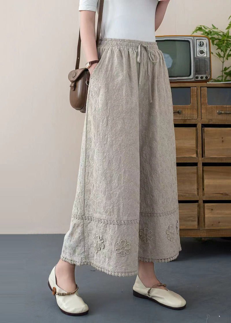 Well Tailored Trousers with a Graceful Silhouette