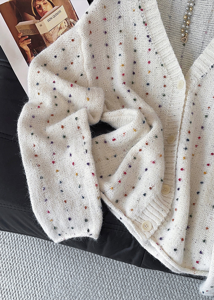 Well Tailored Cardigan with a Graceful Silhouette