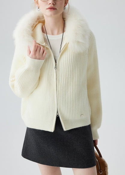 Effortlessly Elegant Cardigan with a Timeless Design