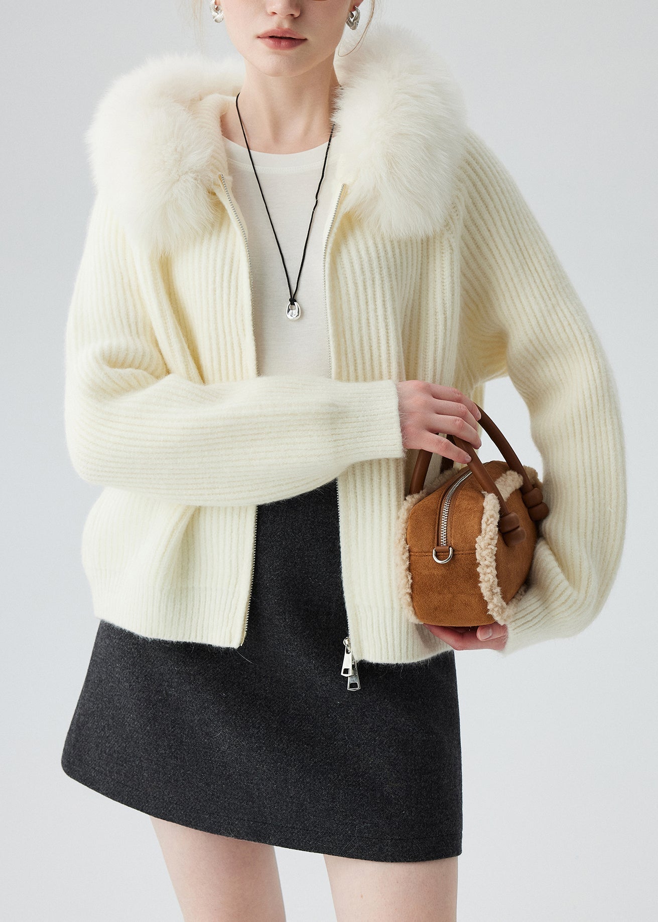 Effortlessly Elegant Cardigan with a Timeless Design