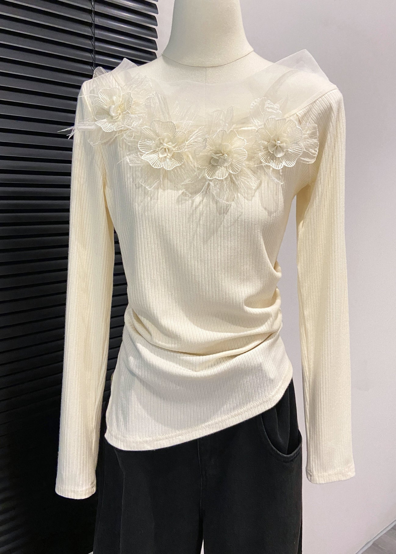 Classic Vintage Shirt with a Flattering Fit