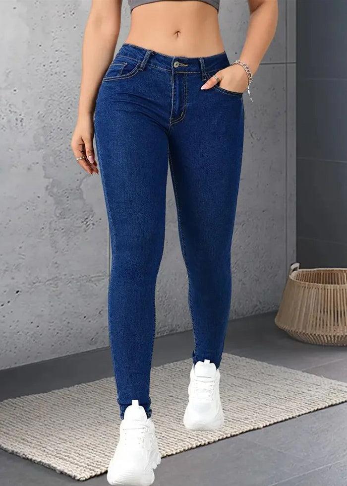 Beautifully Finished Pants in a Timeless Design