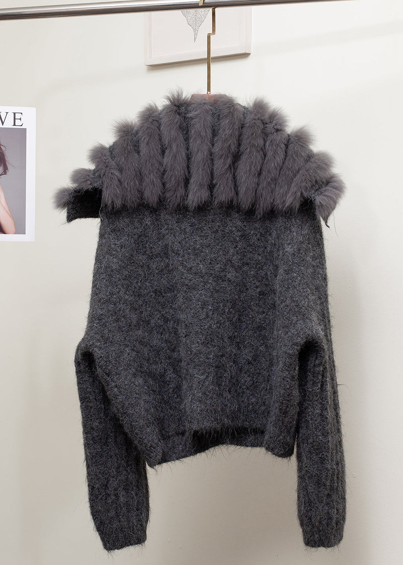Gracefully Styled Garment for Any Occasion
