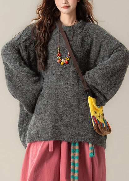 Well Tailored Sweater with a Graceful Silhouette