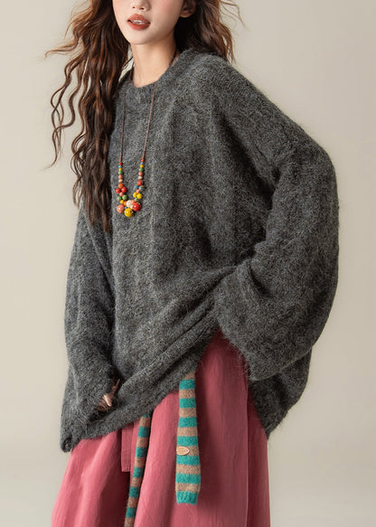 Well Tailored Sweater with a Graceful Silhouette