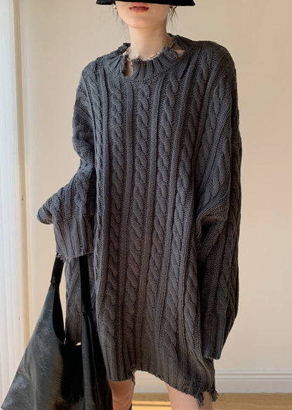 Classic Vintage Sweater with a Flattering Fit