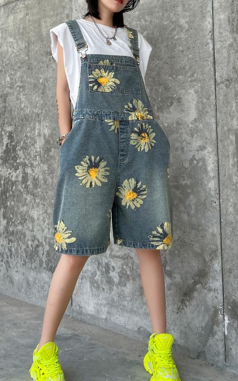 Well Tailored Pants with a Graceful Silhouette