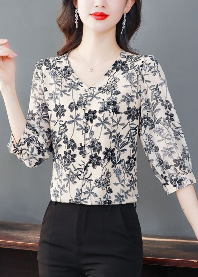 Beautifully Crafted Blouse in a Classic Style