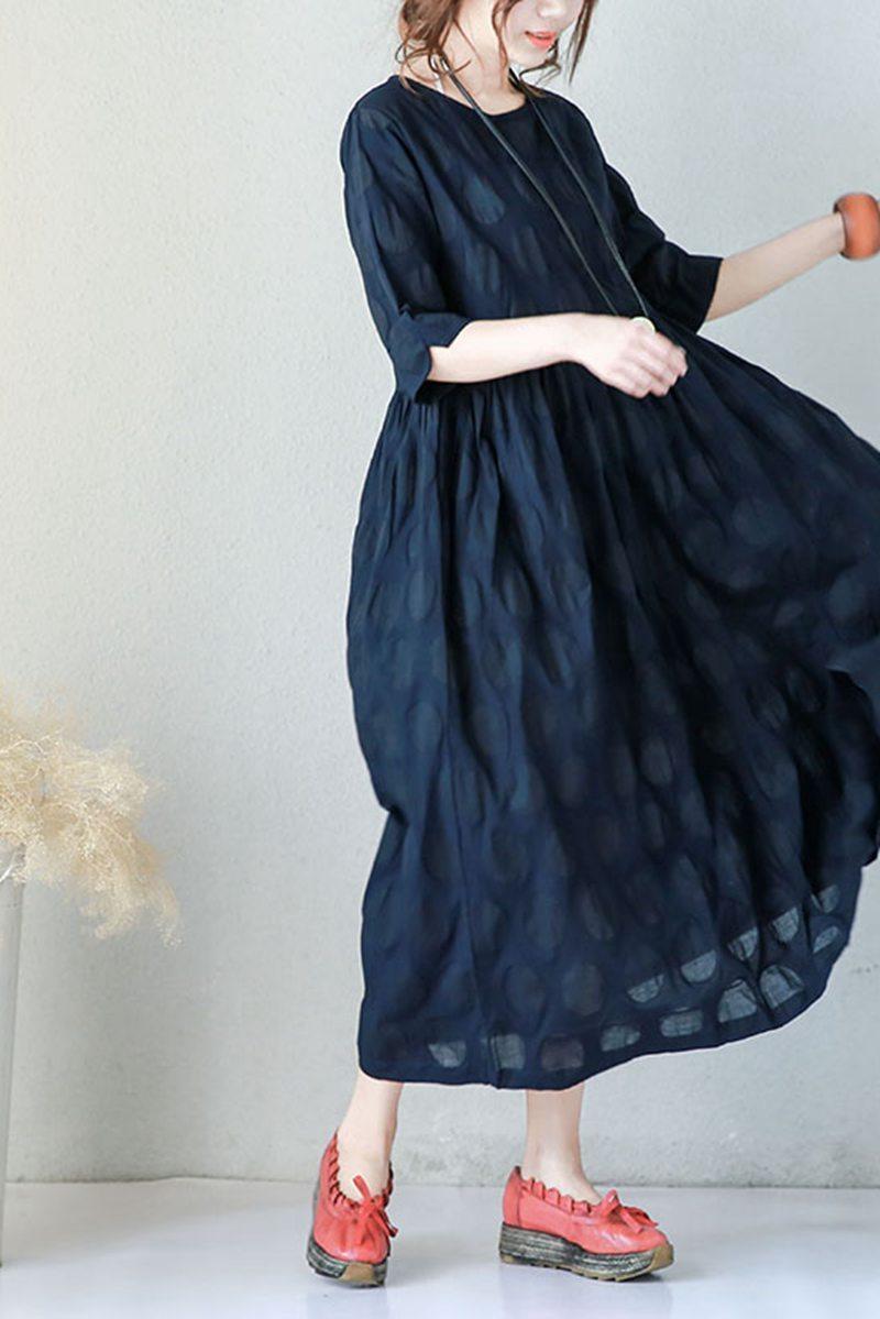 Well Tailored Dress with a Graceful Silhouette