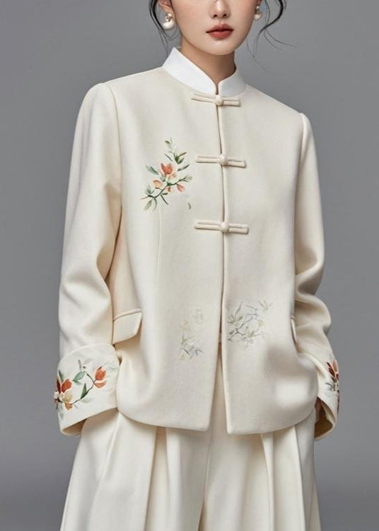 Beautifully Finished Coat in a Timeless Design
