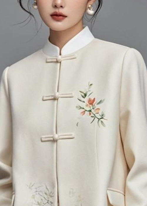 Beautifully Finished Coat in a Timeless Design