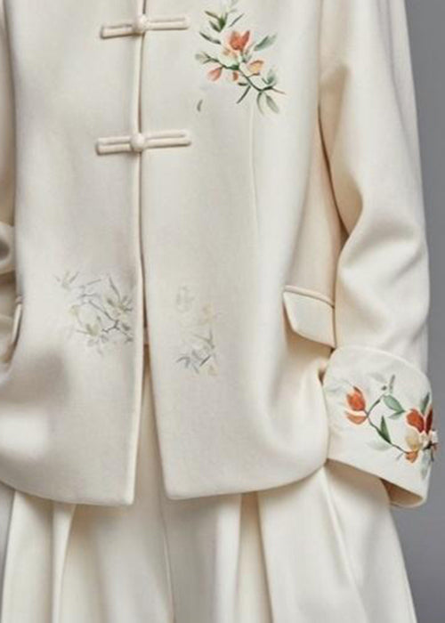 Beautifully Finished Coat in a Timeless Design