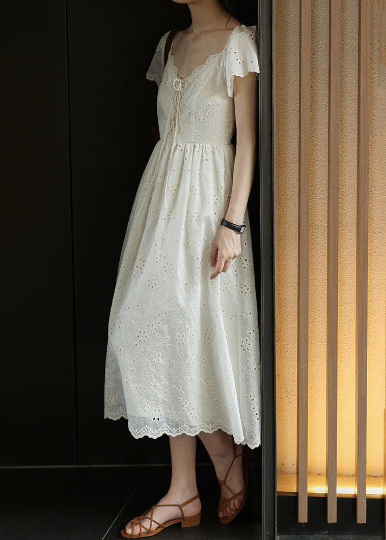 Well Tailored Dress with a Graceful Silhouette