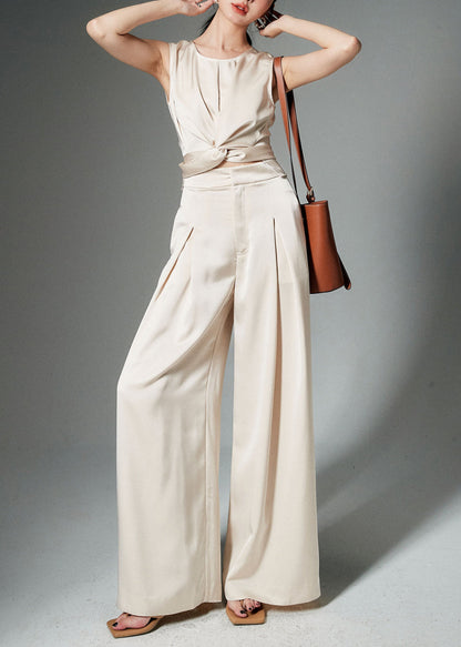 Effortlessly Elegant Pants with a Timeless Design