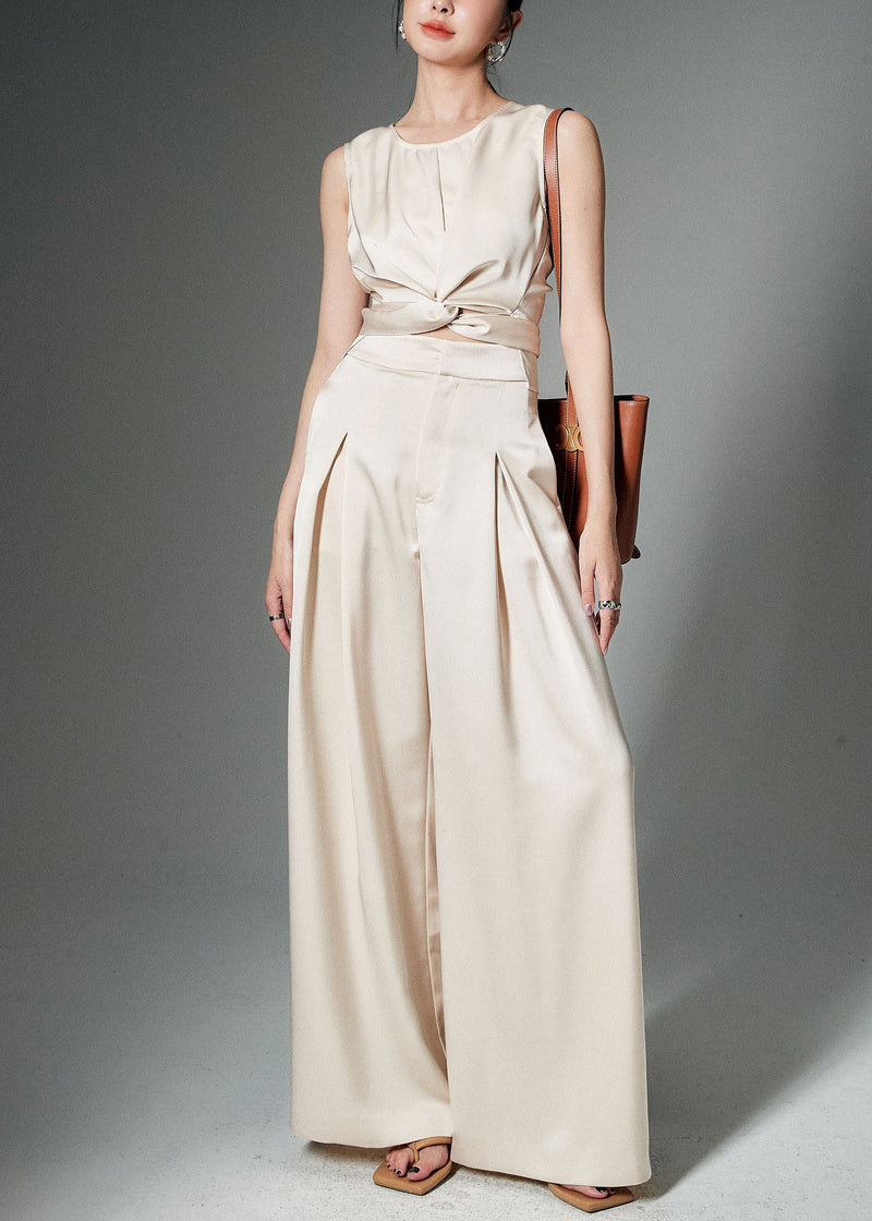 Effortlessly Elegant Pants with a Timeless Design