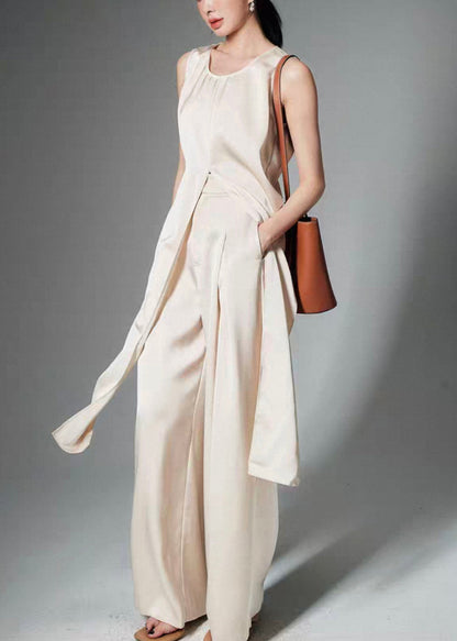 Effortlessly Elegant Pants with a Timeless Design