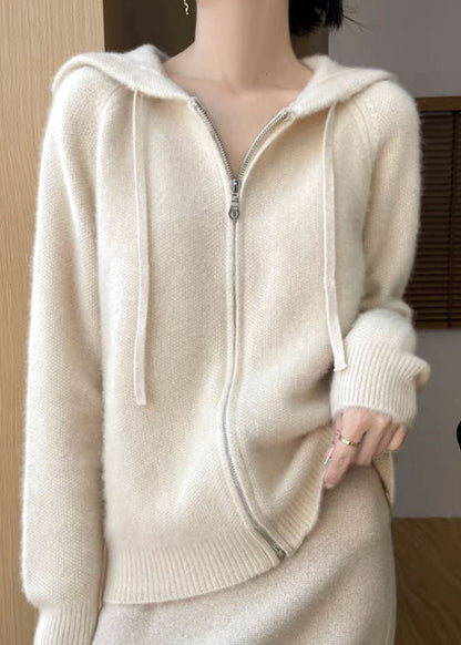Beautifully Finished Coat in a Timeless Design