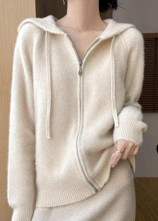 Beautifully Finished Coat in a Timeless Design