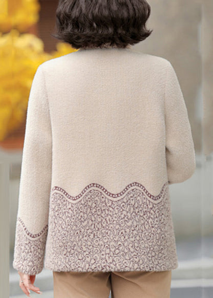Effortlessly Elegant Coat with a Timeless Design