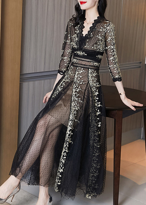 Beautifully Finished Dress in a Timeless Design