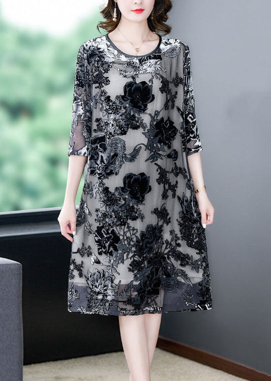 Classic Vintage Dress with a Flattering Fit