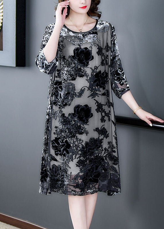 Classic Vintage Dress with a Flattering Fit