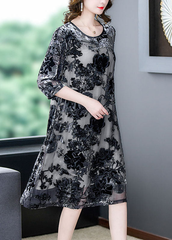 Classic Vintage Dress with a Flattering Fit