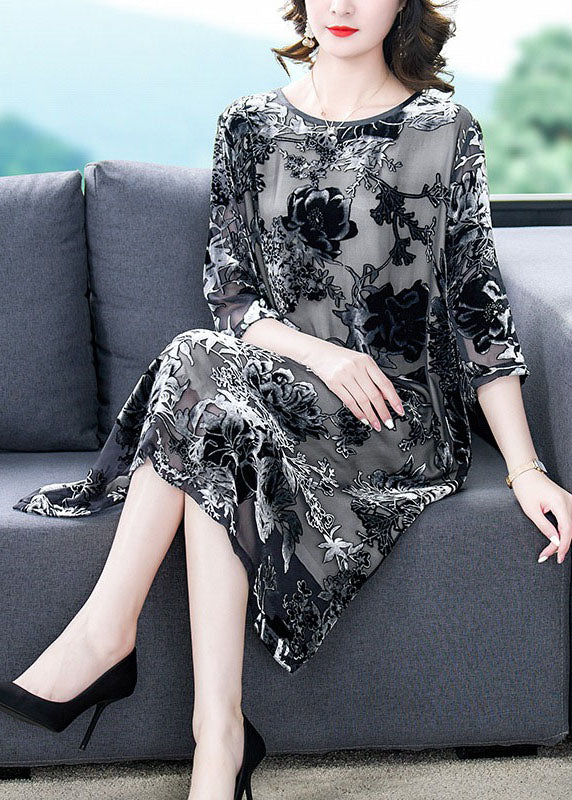 Classic Vintage Dress with a Flattering Fit