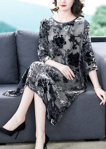 Classic Vintage Dress with a Flattering Fit