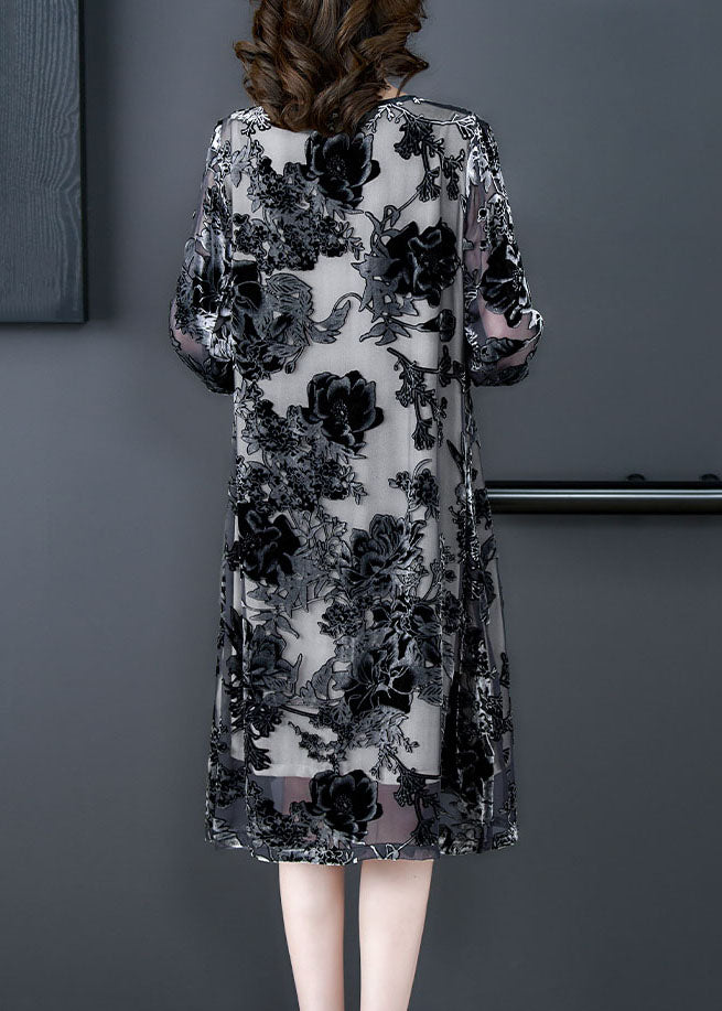 Classic Vintage Dress with a Flattering Fit