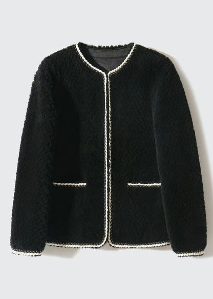 Elegantly Styled Coat for Everyday Wear