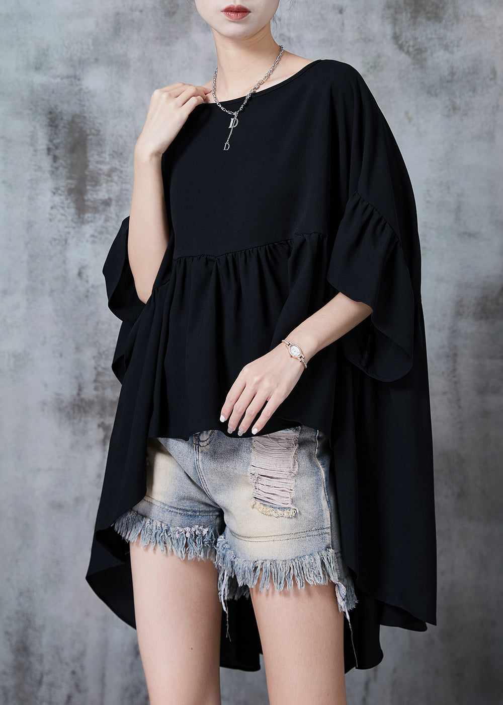 Effortlessly Elegant Top with a Timeless Design