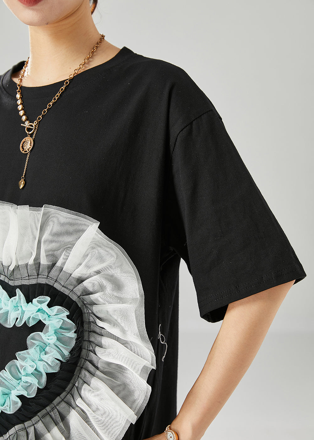 Beautifully Finished Top in a Timeless Design