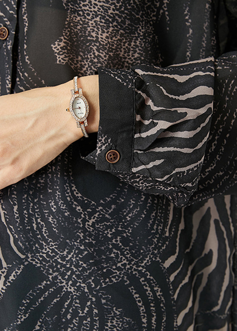 Beautifully Finished Blouse in a Timeless Design