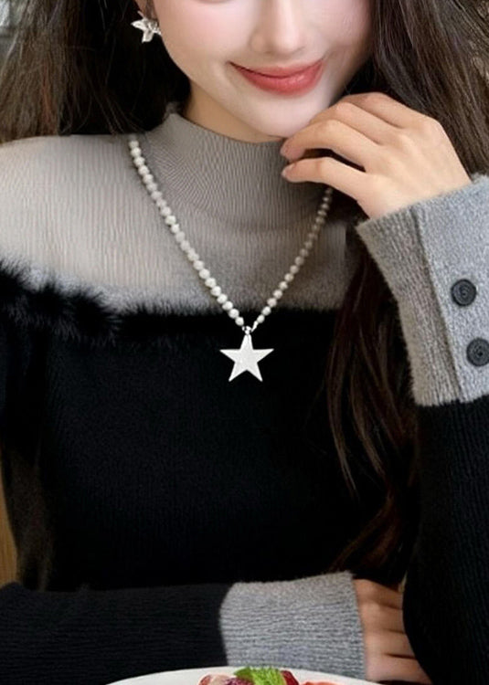 Well Tailored Sweater with a Graceful Silhouette