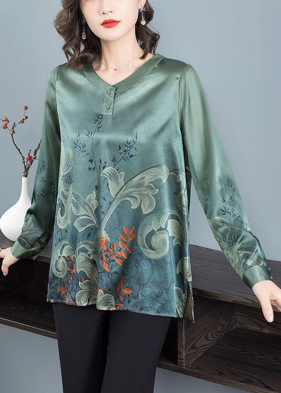 Effortlessly Elegant Top with a Timeless Design